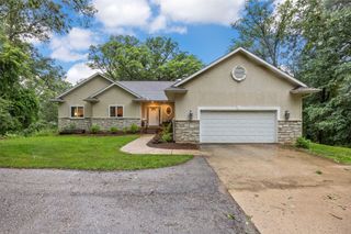 4020 Riverview Lane NE, Iowa City, IA 52240