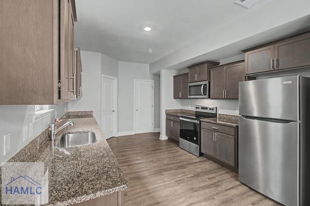 702 Mill Creek Circle, Hinesville, GA 31313