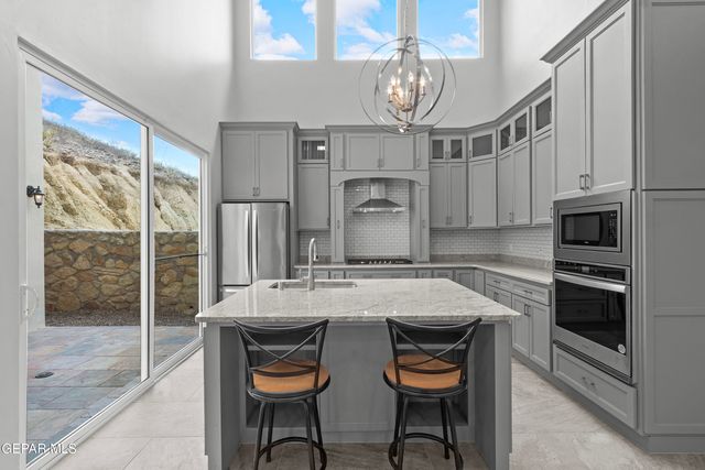 234 Canyon Terrace Drive, El Paso, TX 79902