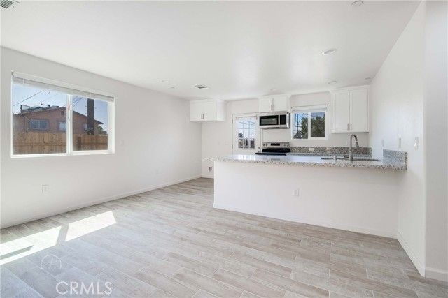 727 Knotts, Bakersfield, CA 93305