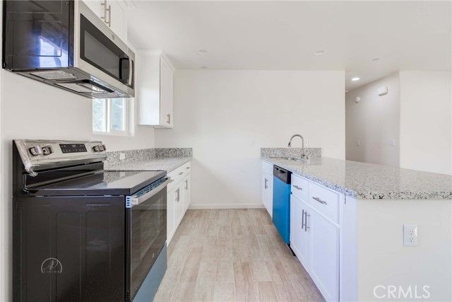 727 Knotts, Bakersfield, CA 93305