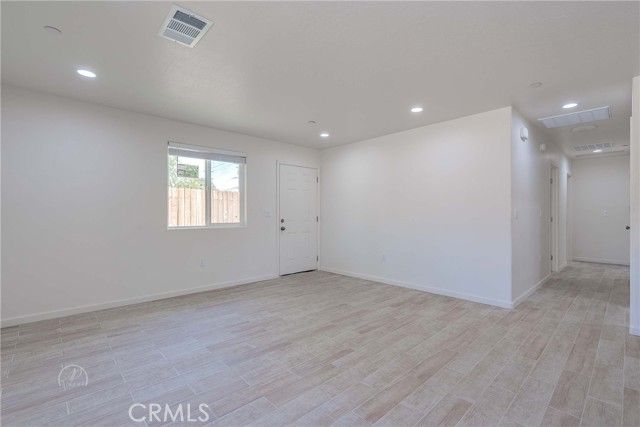 727 Knotts, Bakersfield, CA 93305