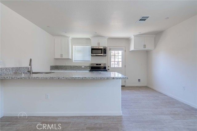 727 Knotts, Bakersfield, CA 93305