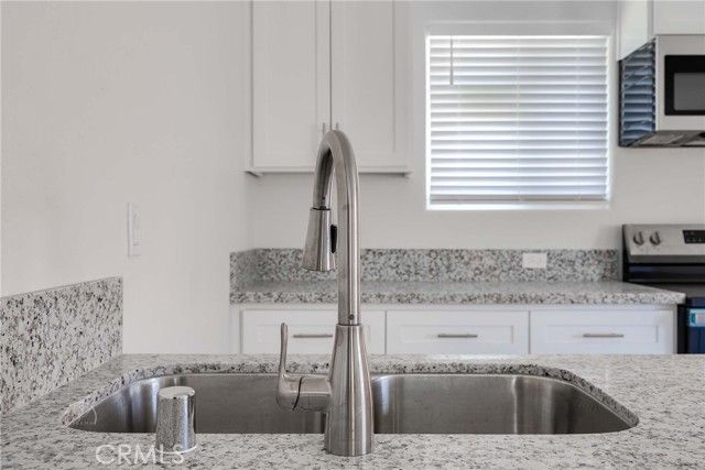 727 Knotts, Bakersfield, CA 93305