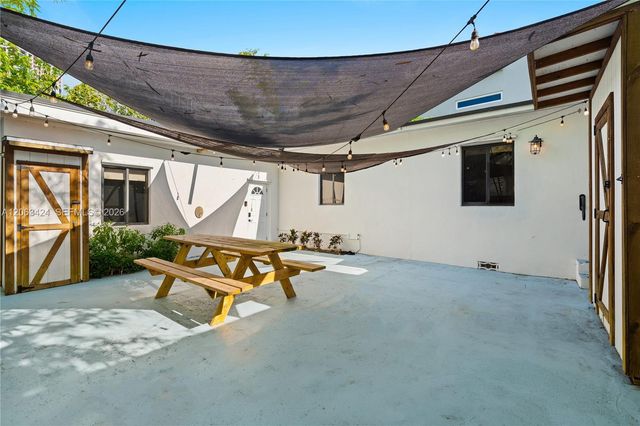 3134 Carter St, Miami, FL 33133