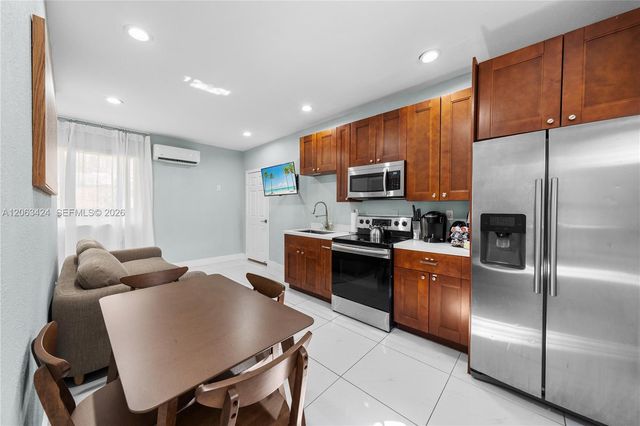 3134 Carter St, Miami, FL 33133