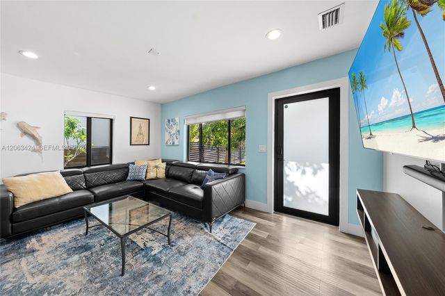 3134 Carter St, Miami, FL 33133