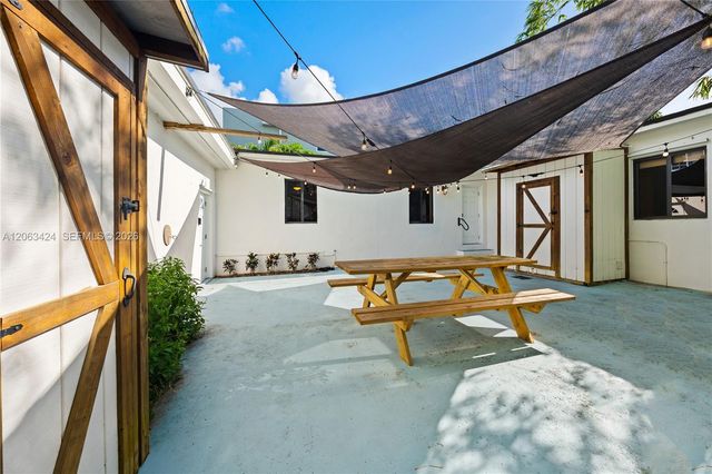 3134 Carter St, Miami, FL 33133