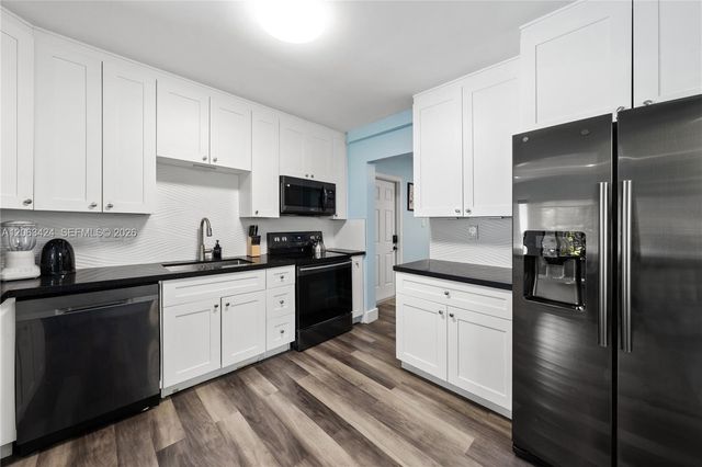 3134 Carter St, Miami, FL 33133