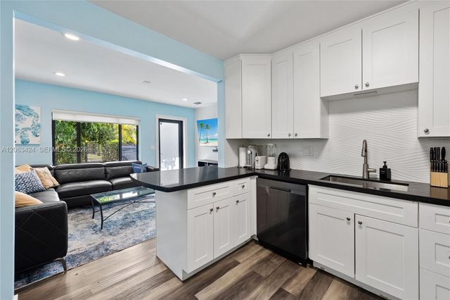 3134 Carter St, Miami, FL 33133