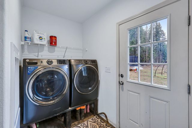 1722 Coyote Trl, Newport, WA 99156