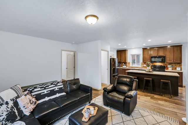 1722 Coyote Trl, Newport, WA 99156