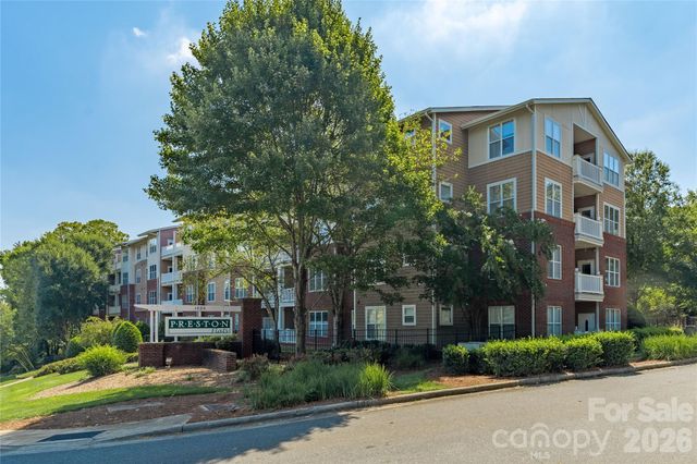 1000 E Woodlawn Road 217, Charlotte, NC 28209
