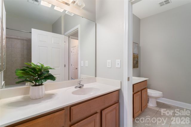 1000 E Woodlawn Road 217, Charlotte, NC 28209