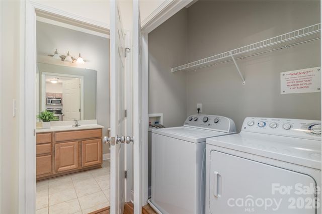 1000 E Woodlawn Road 217, Charlotte, NC 28209