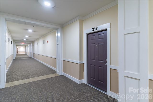 1000 E Woodlawn Road 217, Charlotte, NC 28209