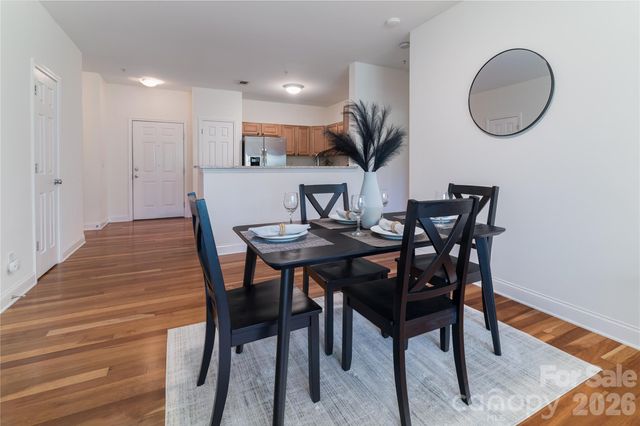 1000 E Woodlawn Road 217, Charlotte, NC 28209