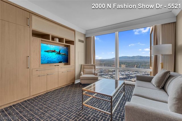 2000 FASHION SHOW Drive 5521, Las Vegas, NV 89109
