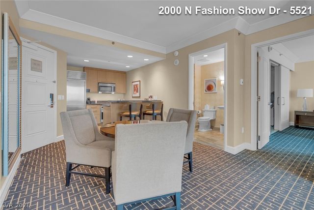 2000 FASHION SHOW Drive 5521, Las Vegas, NV 89109