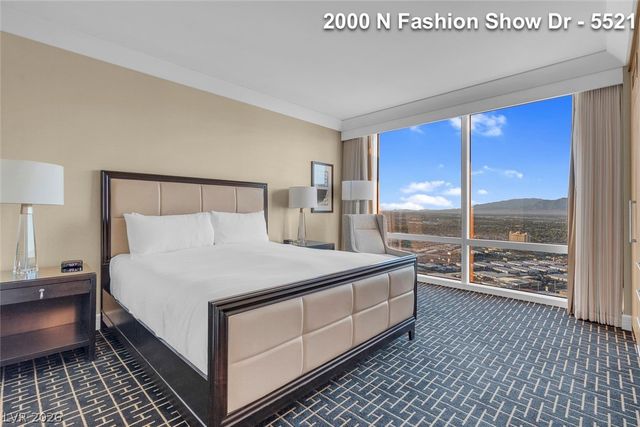 2000 FASHION SHOW Drive 5521, Las Vegas, NV 89109
