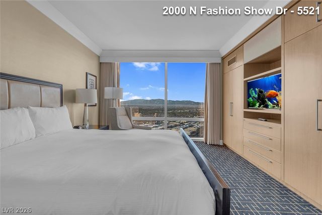 2000 FASHION SHOW Drive 5521, Las Vegas, NV 89109