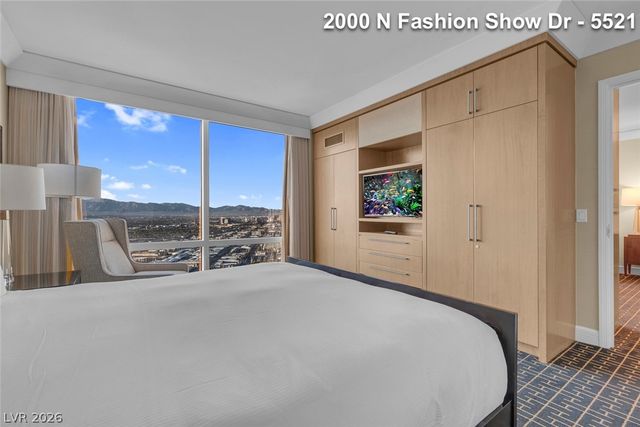 2000 FASHION SHOW Drive 5521, Las Vegas, NV 89109