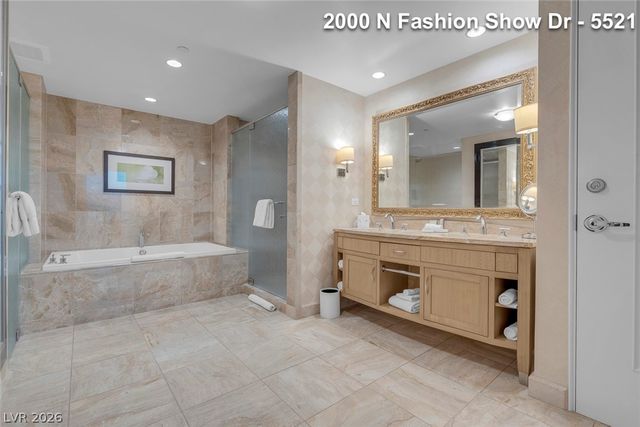 2000 FASHION SHOW Drive 5521, Las Vegas, NV 89109