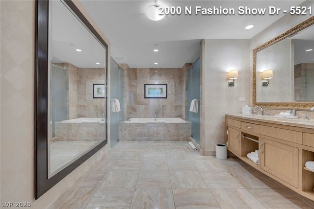 2000 FASHION SHOW Drive 5521, Las Vegas, NV 89109