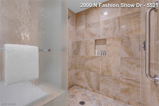 2000 FASHION SHOW Drive 5521, Las Vegas, NV 89109