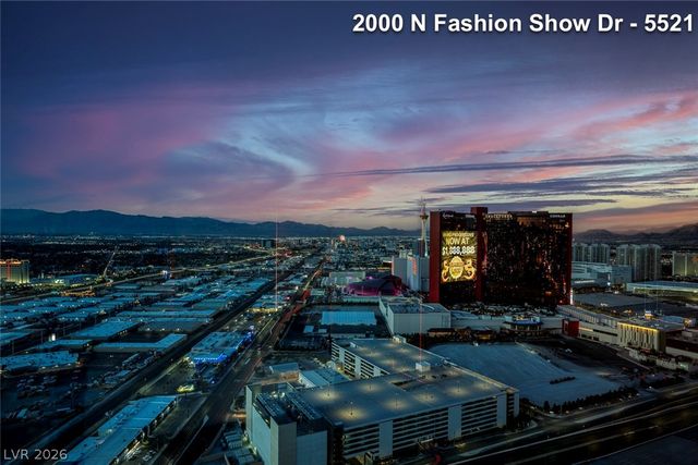 2000 FASHION SHOW Drive 5521, Las Vegas, NV 89109