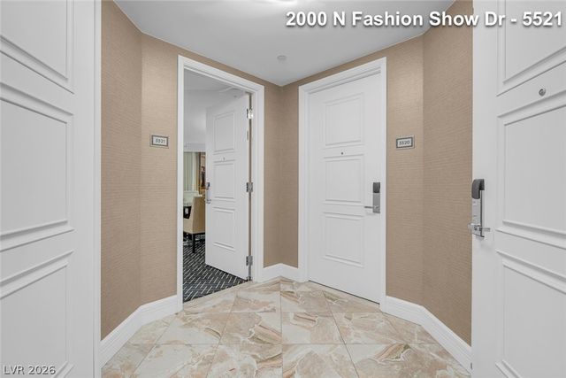 2000 FASHION SHOW Drive 5521, Las Vegas, NV 89109