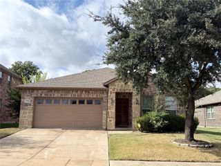 9310 Moon River Drive, Arlington, TX 76002
