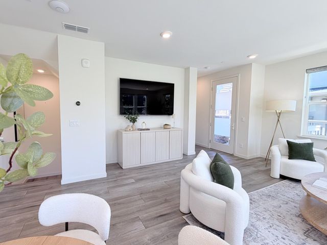 808 Julian Terrace 5, Sunnyvale, CA 94085