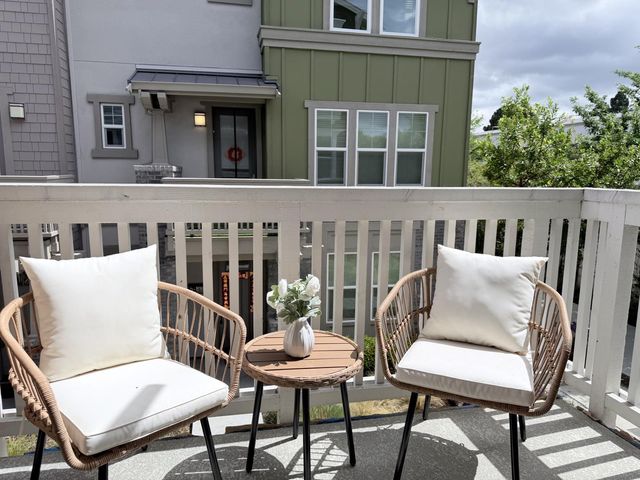 808 Julian Terrace 5, Sunnyvale, CA 94085