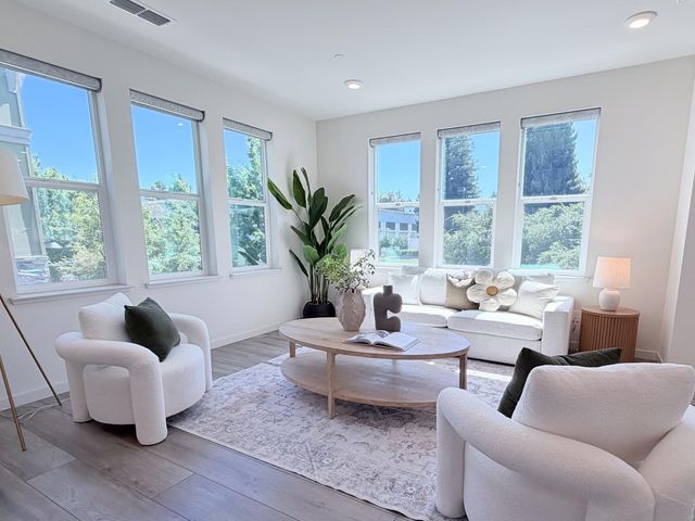 808 Julian Terrace 5, Sunnyvale, CA 94085