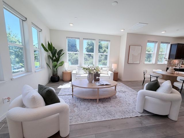 808 Julian Terrace 5, Sunnyvale, CA 94085