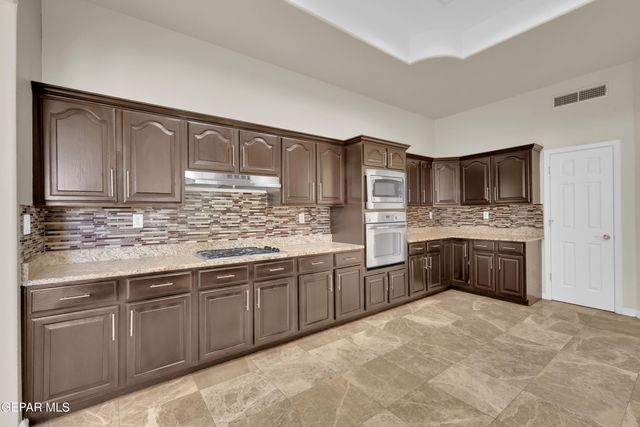 6469 CALLE VISTA Drive, El Paso, TX 79912