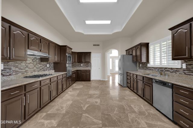 6469 CALLE VISTA Drive, El Paso, TX 79912