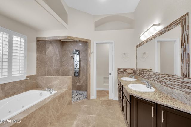 6469 CALLE VISTA Drive, El Paso, TX 79912