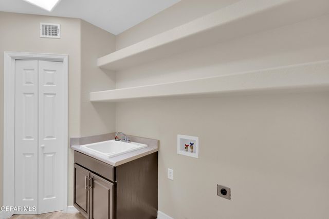 6469 CALLE VISTA Drive, El Paso, TX 79912