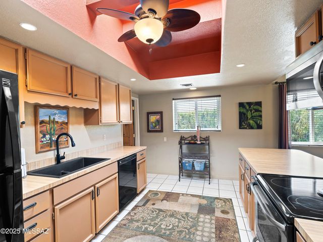348 E Paseo Azul, Green Valley, AZ 85614