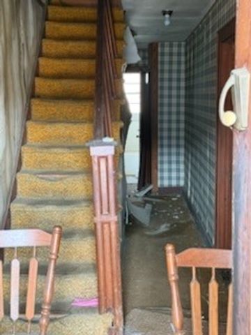 60 W Walnut St, Erin, TN 37061