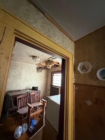 60 W Walnut St, Erin, TN 37061