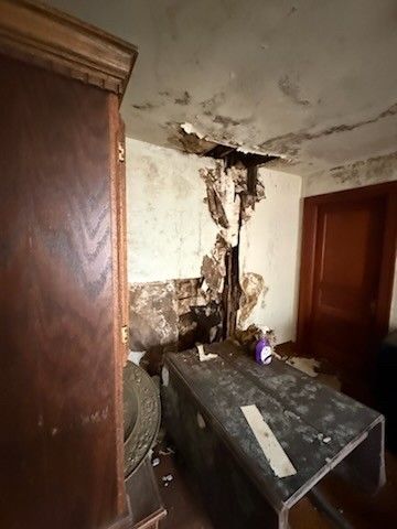 60 W Walnut St, Erin, TN 37061