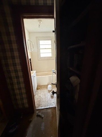 60 W Walnut St, Erin, TN 37061