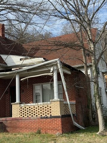 60 W Walnut St, Erin, TN 37061