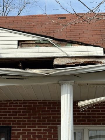 60 W Walnut St, Erin, TN 37061