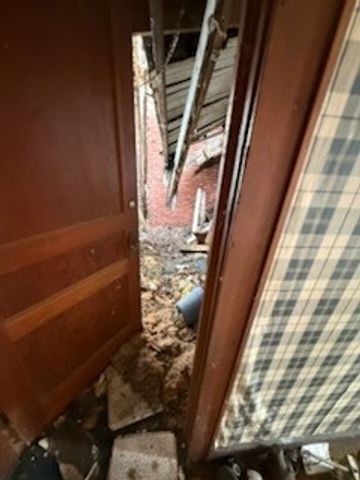 60 W Walnut St, Erin, TN 37061