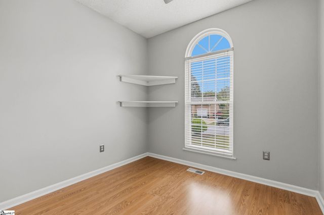 206 Autumnwood Way, Simpsonville, SC 29681