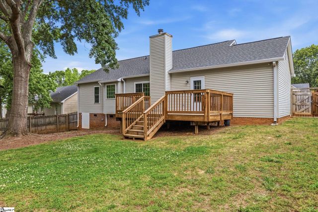 206 Autumnwood Way, Simpsonville, SC 29681
